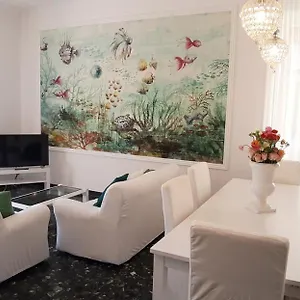  Apartment Aquarium By The Sea