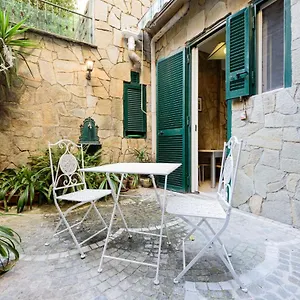 https://giudice-via-correra-46.hotels-amalfi.com